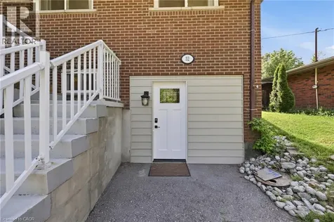 52 Grand Avenue Caledonia ON N3W 2J5