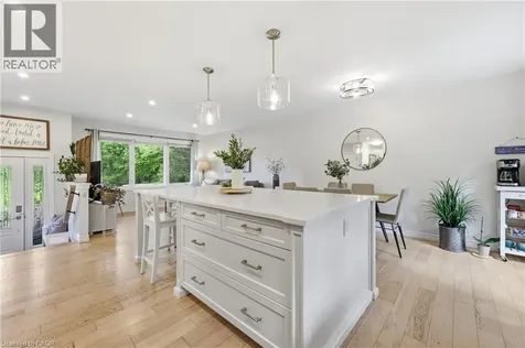 52 Grand Avenue Caledonia ON N3W 2J5
