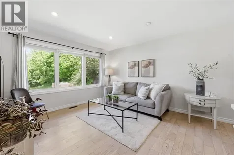 52 Grand Avenue Caledonia ON N3W 2J5