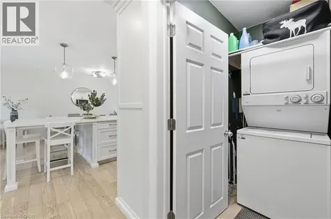 52 Grand Avenue Caledonia ON N3W 2J5