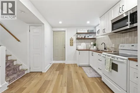 52 Grand Avenue Caledonia ON N3W 2J5