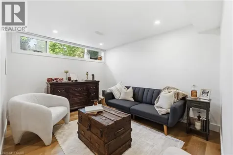 52 Grand Avenue Caledonia ON N3W 2J5