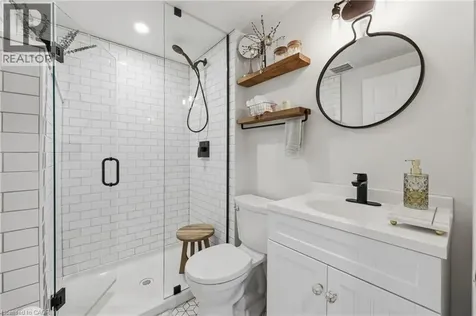 52 Grand Avenue Caledonia ON N3W 2J5