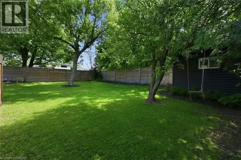 52 Grand Avenue Caledonia ON N3W 2J5