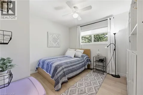 52 Grand Avenue Caledonia ON N3W 2J5
