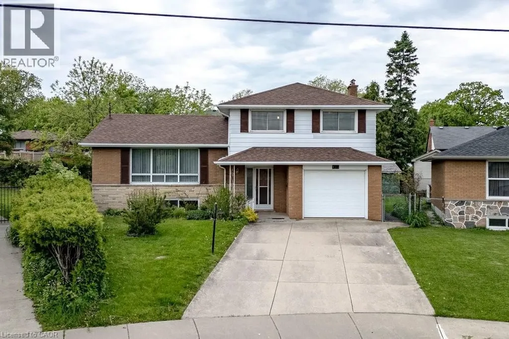 134 Greeningdon Drive Hamilton ON L9A 3A9