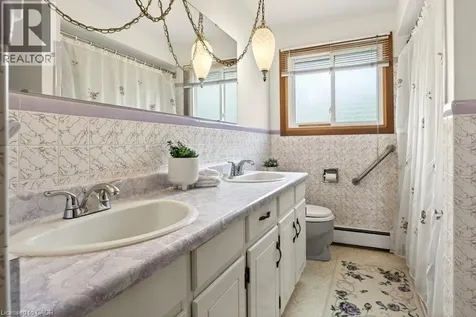 134 Greeningdon Drive Hamilton ON L9A 3A9