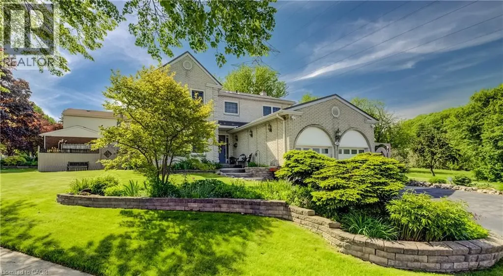 135 Royal Orchard Drive Kitchener ON N2N 1S2