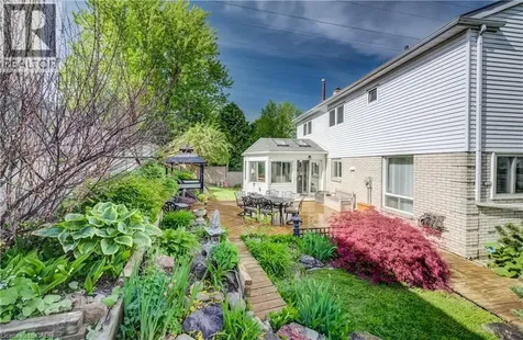 135 Royal Orchard Drive Kitchener ON N2N 1S2