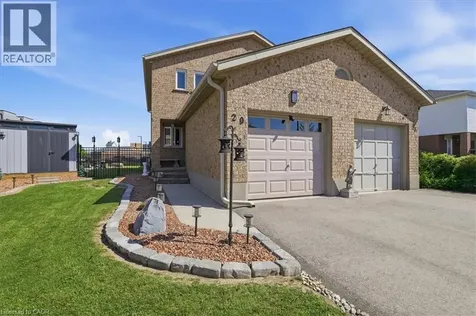20 Ridgeway Crescent Kitchener ON N2E 3M3
