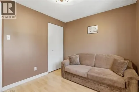 20 Ridgeway Crescent Kitchener ON N2E 3M3