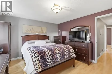 20 Ridgeway Crescent Kitchener ON N2E 3M3
