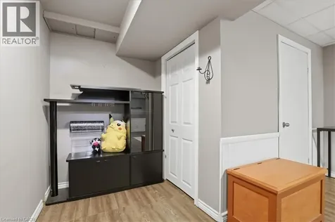 20 Ridgeway Crescent Kitchener ON N2E 3M3