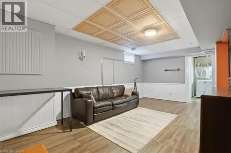 20 Ridgeway Crescent Kitchener ON N2E 3M3
