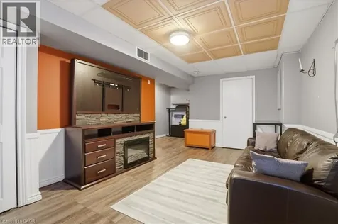 20 Ridgeway Crescent Kitchener ON N2E 3M3