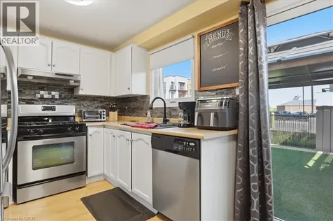20 Ridgeway Crescent Kitchener ON N2E 3M3