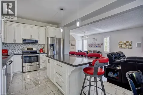17 Narbonne Crescent Stoney Creek ON L8J 0J7