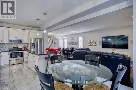 17 Narbonne Crescent Stoney Creek ON L8J 0J7