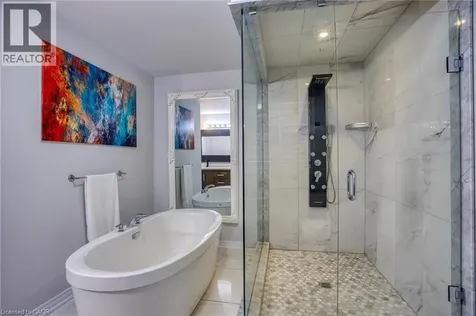 17 Narbonne Crescent Stoney Creek ON L8J 0J7