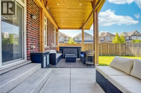 17 Narbonne Crescent Stoney Creek ON L8J 0J7