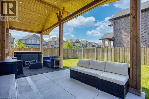 17 Narbonne Crescent Stoney Creek ON L8J 0J7