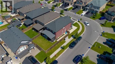 17 Narbonne Crescent Stoney Creek ON L8J 0J7