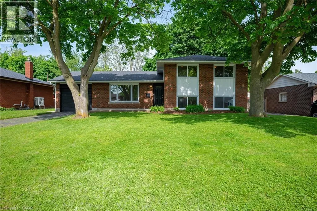 19 Taylor Avenue Cambridge ON N1R 5M1