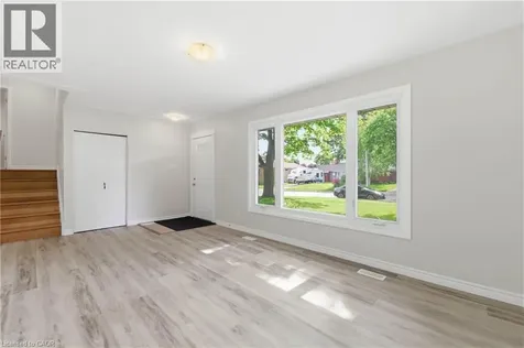 19 Taylor Avenue Cambridge ON N1R 5M1