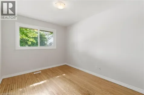 19 Taylor Avenue Cambridge ON N1R 5M1