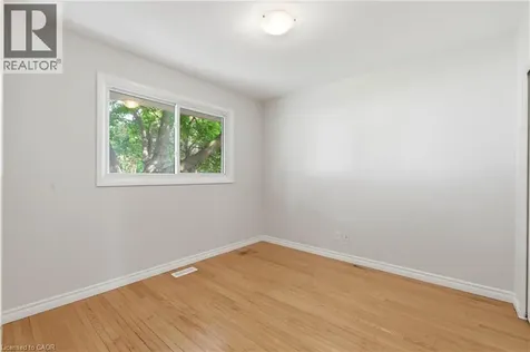 19 Taylor Avenue Cambridge ON N1R 5M1