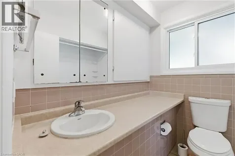 19 Taylor Avenue Cambridge ON N1R 5M1