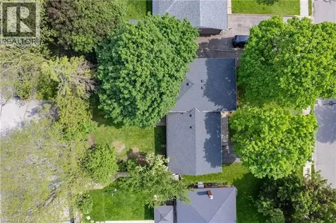 19 Taylor Avenue Cambridge ON N1R 5M1