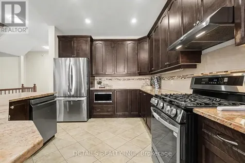 112 Whispering Winds Way Ottawa ON K1W 0B7