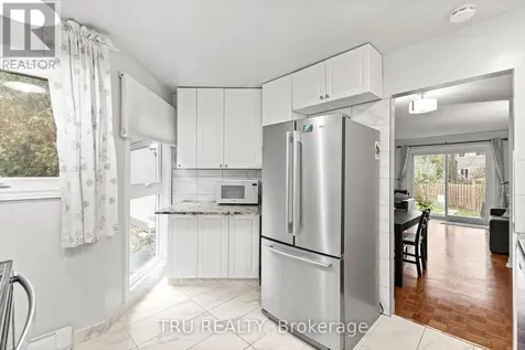 24 Compata Way Ottawa ON K1B 4W9