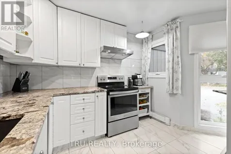 24 Compata Way Ottawa ON K1B 4W9