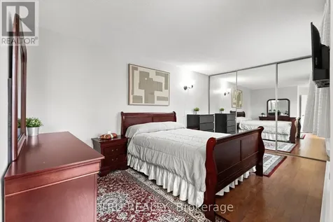 24 Compata Way Ottawa ON K1B 4W9