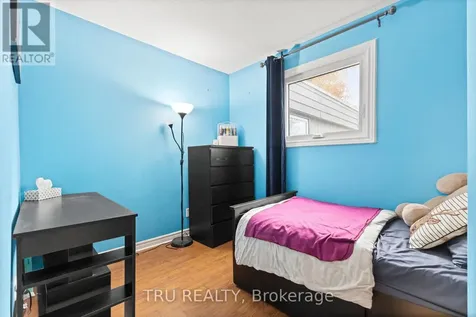 24 Compata Way Ottawa ON K1B 4W9