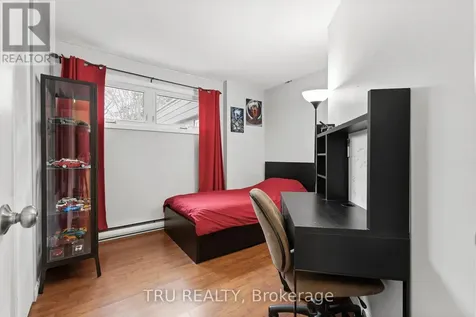 24 Compata Way Ottawa ON K1B 4W9