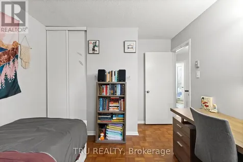 24 Compata Way Ottawa ON K1B 4W9