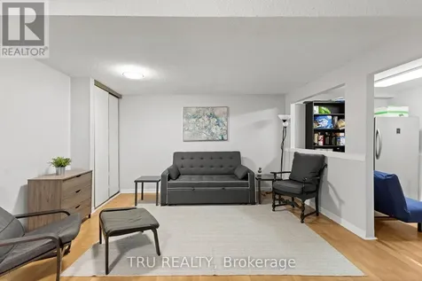 24 Compata Way Ottawa ON K1B 4W9