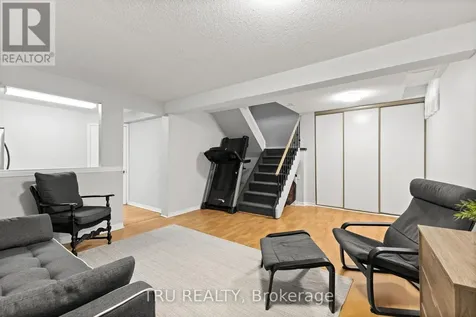 24 Compata Way Ottawa ON K1B 4W9