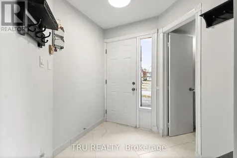 24 Compata Way Ottawa ON K1B 4W9