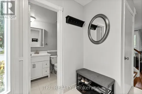24 Compata Way Ottawa ON K1B 4W9