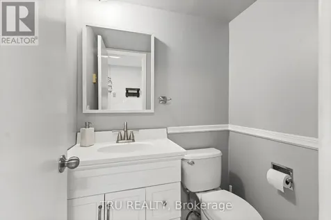 24 Compata Way Ottawa ON K1B 4W9