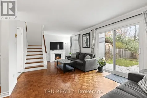 24 Compata Way Ottawa ON K1B 4W9