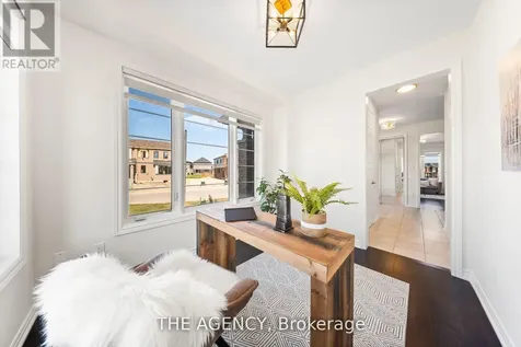 1 Bee Crescent Brantford ON N3T 0V7