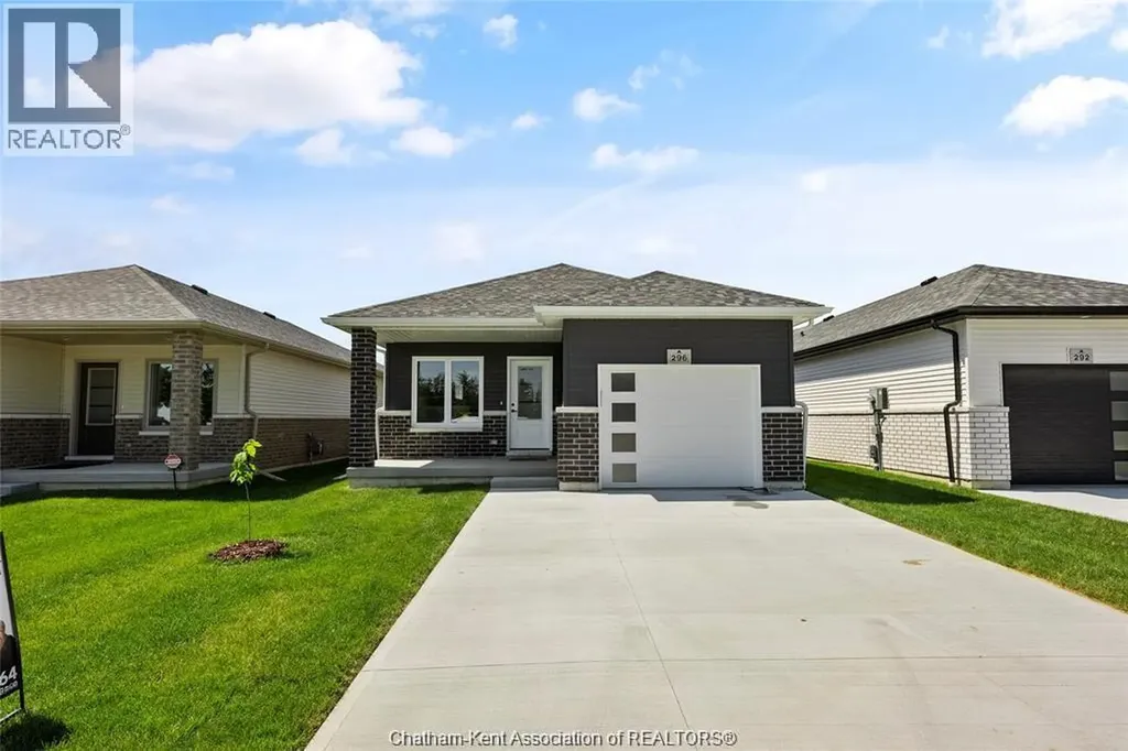 240 Ironwood Trail Chatham ON N7M 0V6
