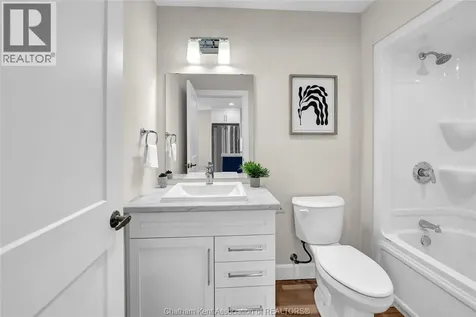 240 Ironwood Trail Chatham ON N7M 0V6