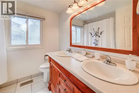 13 Gateview Drive Waterloo ON N2T 1A3