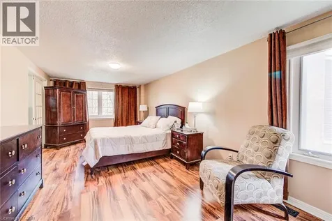 13 Gateview Drive Waterloo ON N2T 1A3